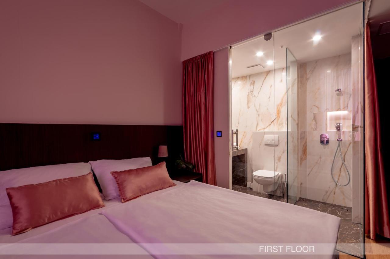 Hotel Center
